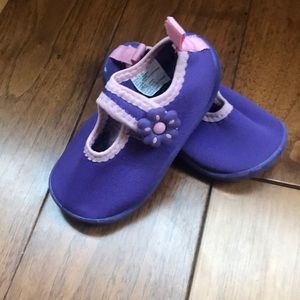 Baby Pool Shoes Purple Mary Jane Hook and Loop Baby size 4